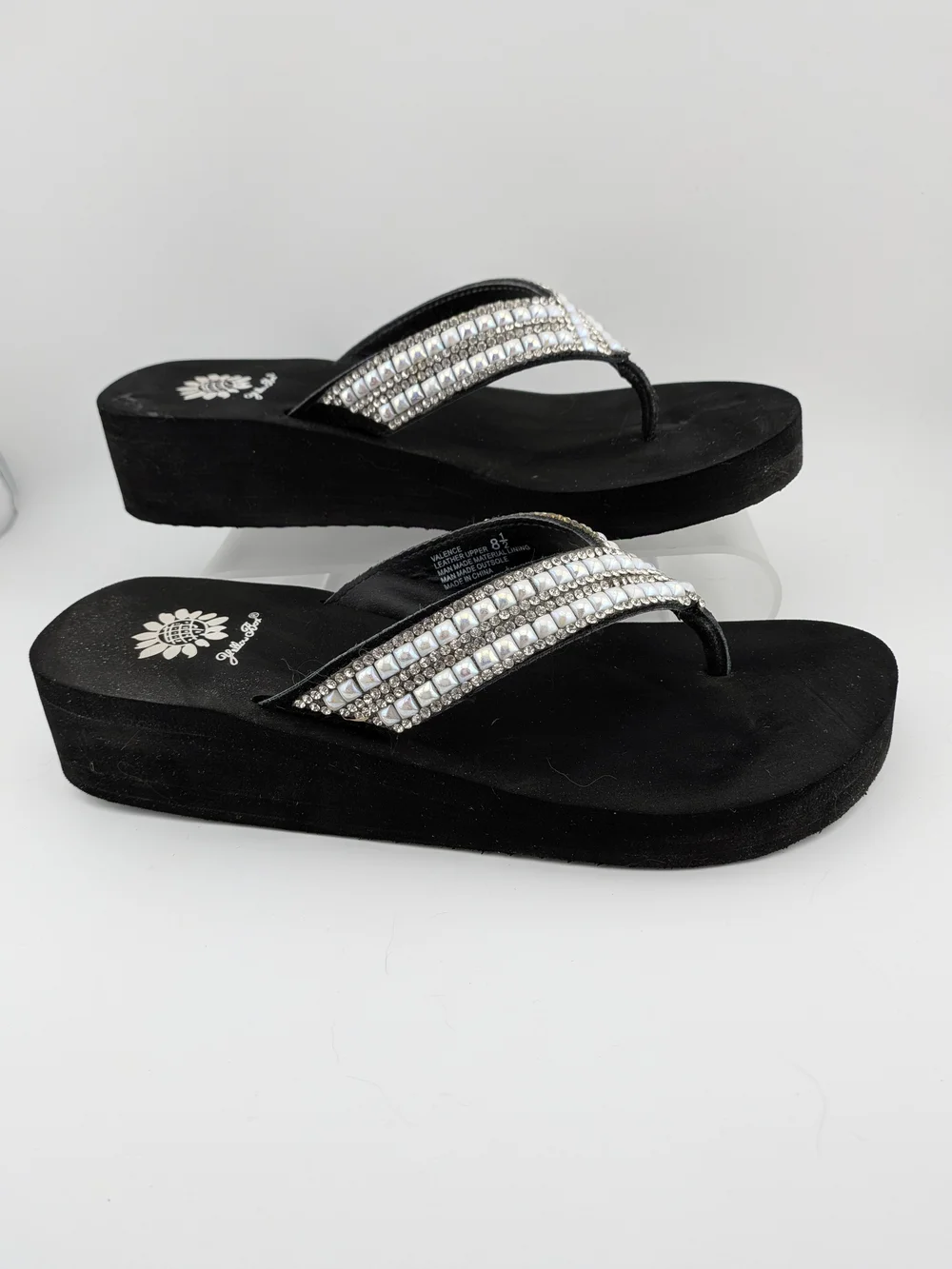 Yellow Box Women's Black Rhinestone V-Strap Sandals - Picture 2 of 6